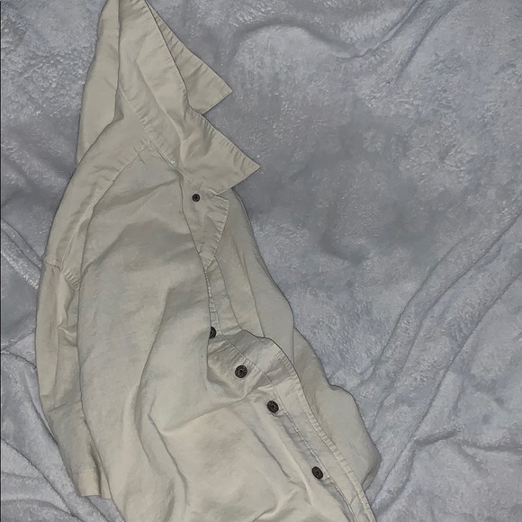 button up - Picture 1 of 1